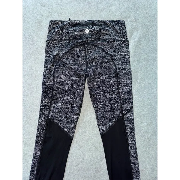 LULULEMON Women's Fit Physique Tight Pant‎ Jacquard Black White Mesh Gauge Sz 4 - Image 6