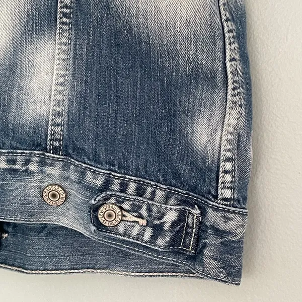 Levi’s Young Crop Trucker Denim Vest Sz M - Image 5