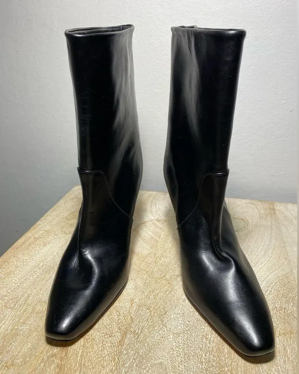 Stuart Weitzman rich leather stiletto boot / bootie size 5 black - Image 2