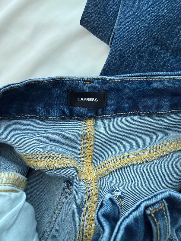 Express Cropped Flare Jeans - Image 4