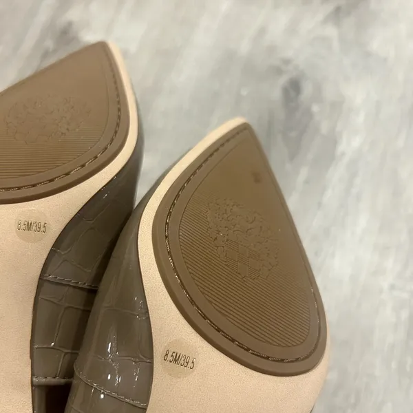 Vince Camuto Brendie Taupe Green Slingback Pump Size 8.5 NEW - Image 5