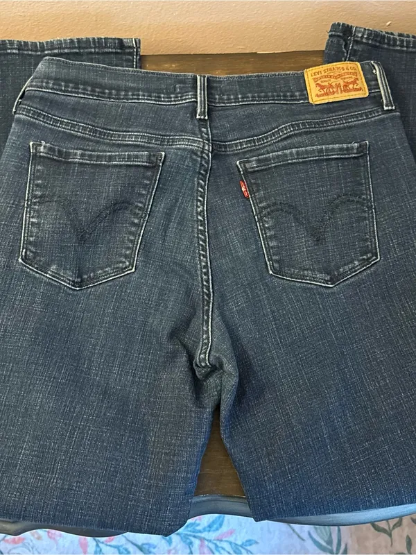 505 Straight Levi's Straight Leg Jeans in Dark Blue Wash - Image 7