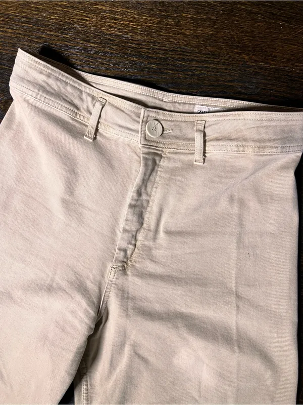 Zara Cream High-Waisted Wide Leg Cropped Jeans Frayed Hem Size 10 - Image 3