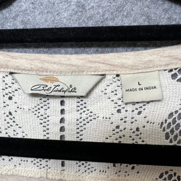 Bob Timberlake Lace Shoulder V-Neck Knit Top Beige‎ Short Sleeve Tee Women's L - Image 2