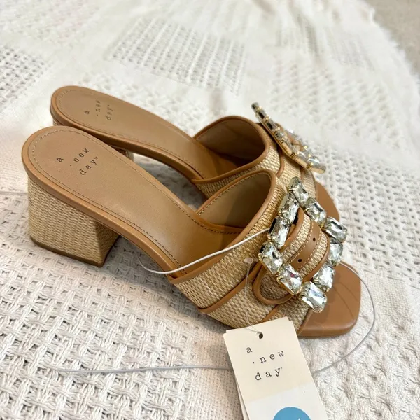 A New Day 7.5 raffia embellished buckle block heel sandal 3648 - Image 2