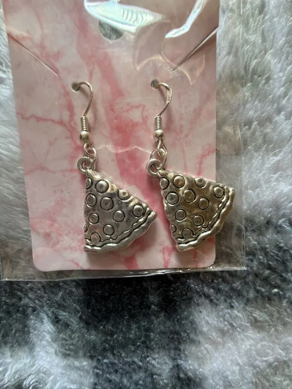 Variety Pack of Three Pairs of Dangle Earrings Featuring Pizza, Pearl and Bow, a - Image 3