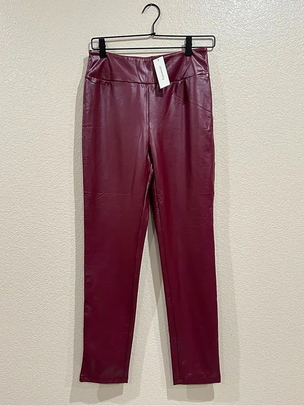 Francesca’s Alya Burgundy Faux Leather Ankle Pants NWT Size Medium - Image 4