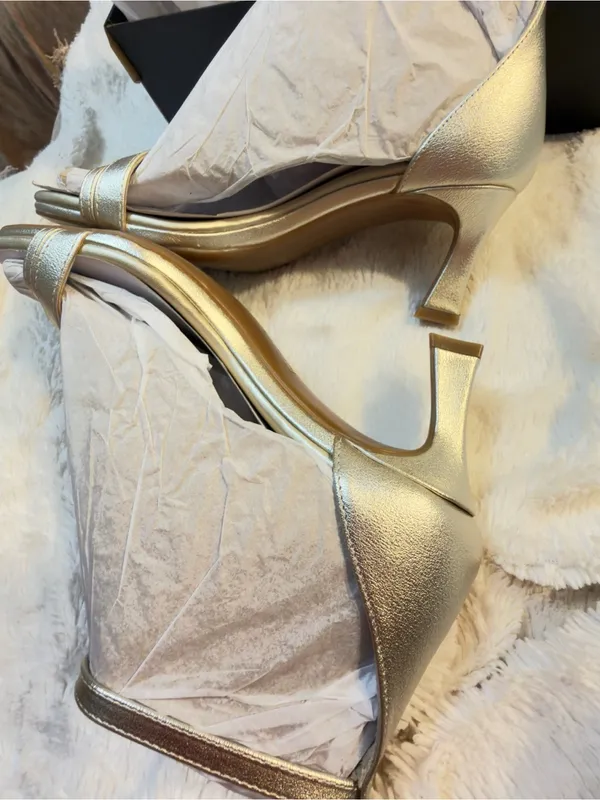 Naturalizer Khloe Champagne Metallic Size 5- New in Box - Image 6