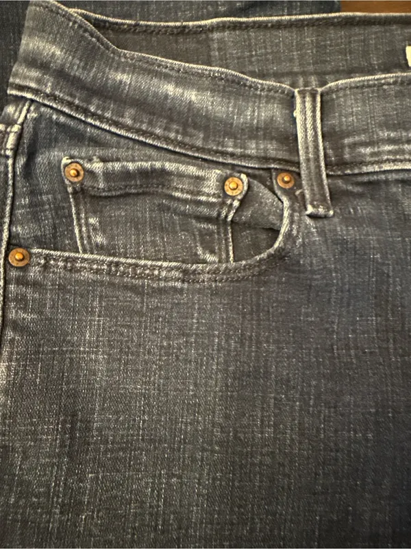 505 Straight Levi's Straight Leg Jeans in Dark Blue Wash - Image 6