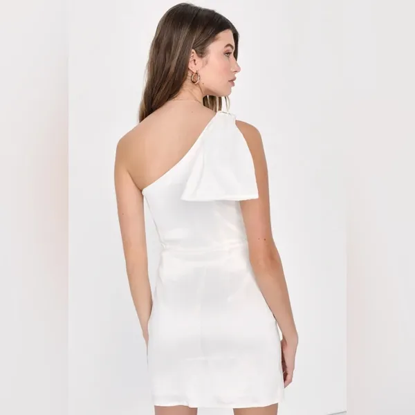 NWT Lulus Glorious Adoration White Taffeta One-Shoulder Bow Mini Dress - Image 2