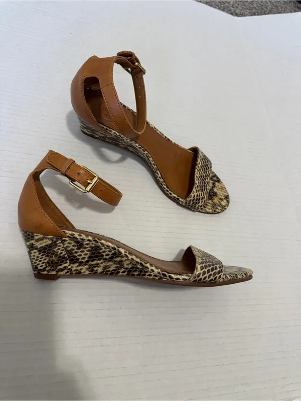 Tory Burch Kitten Heel Snake Print Wedge Sandals Womens 6 Summer Casual Leather - Image 5