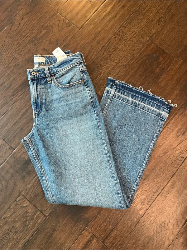Abercrombie & Fitch The Baggy Low Rise Raw Hem Jeans 26/2R - Image 5
