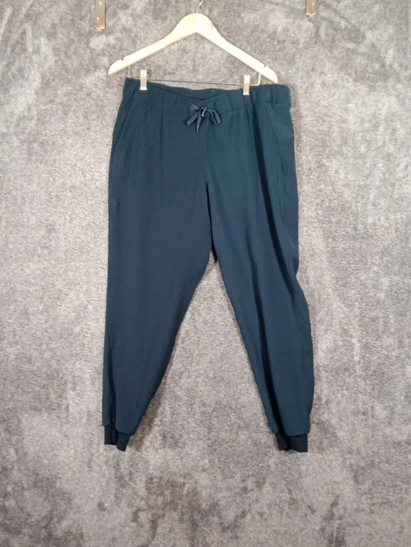 Lululemon On The Fly Womens Jogger Travel Woven Luxtreme Navy Performance 12 - Image 3