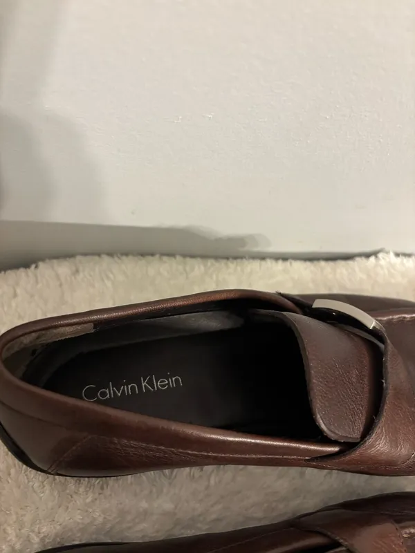 Calvin Klein slip on loafer all leather with emblem to side chocolate brown sz 8.5 casual or business  - Image 4
