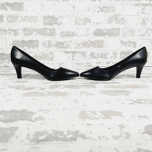easy street Black Pointed-Toe Kitten Heel Pumps - Image 8