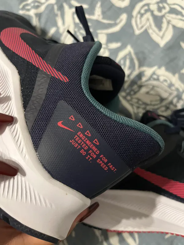 Nike Women’s Quest 4 Sneakers - Image 6