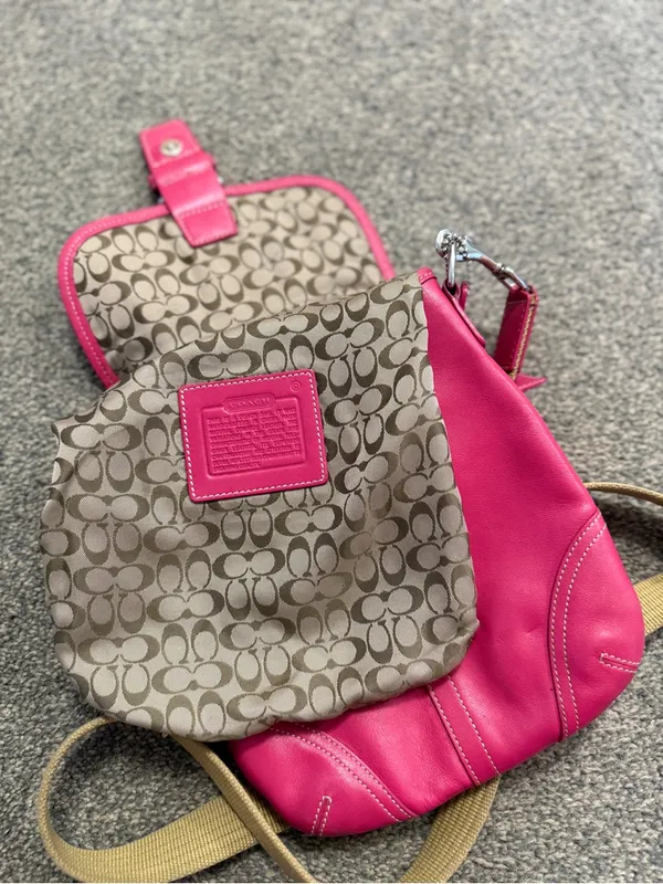 Vintage Coach Soho pink magenta crossbody bag signature monogram interior y2k - Image 3