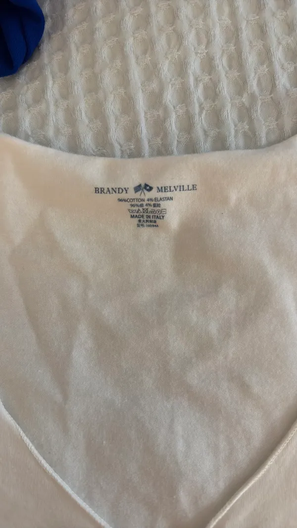 Brandy Melville Short Sleeve V-Neck Top - Image 3