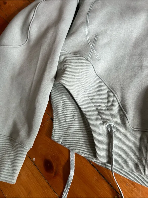 Lululemon Plush Fleece Curved
Hem Pullover silver blue small - Image 3