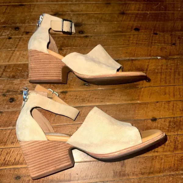 Korkease strappy ankle block heeled size 9 sandals - Image 4