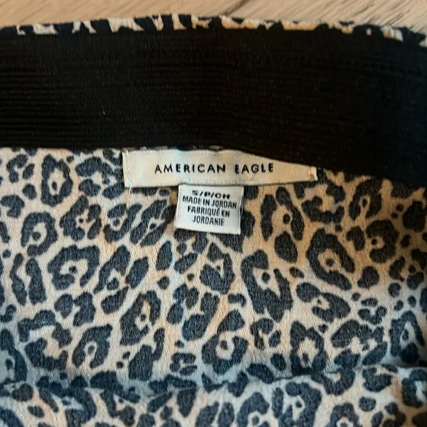 American eagle flowy pencil skirt leopard size small - Image 2