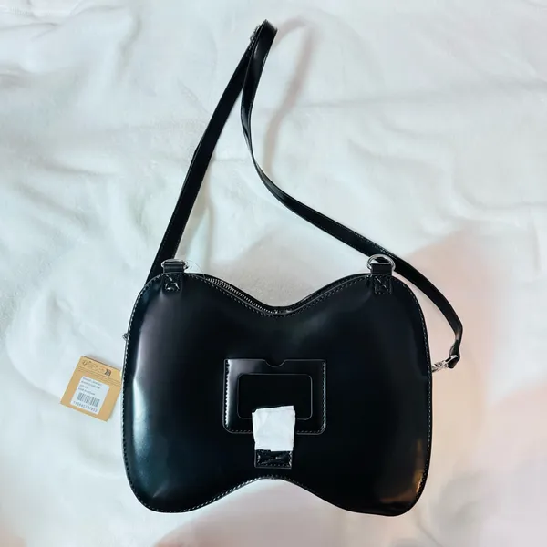 Dr. Martens Vegan Bow Bag in Black Oxford - NWT - Image 3