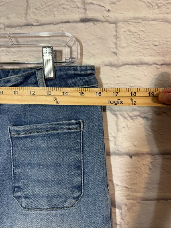 Risen Classic Mid Wash Wide-Leg Flare Women's Jeans, sz 15/32 - Image 6