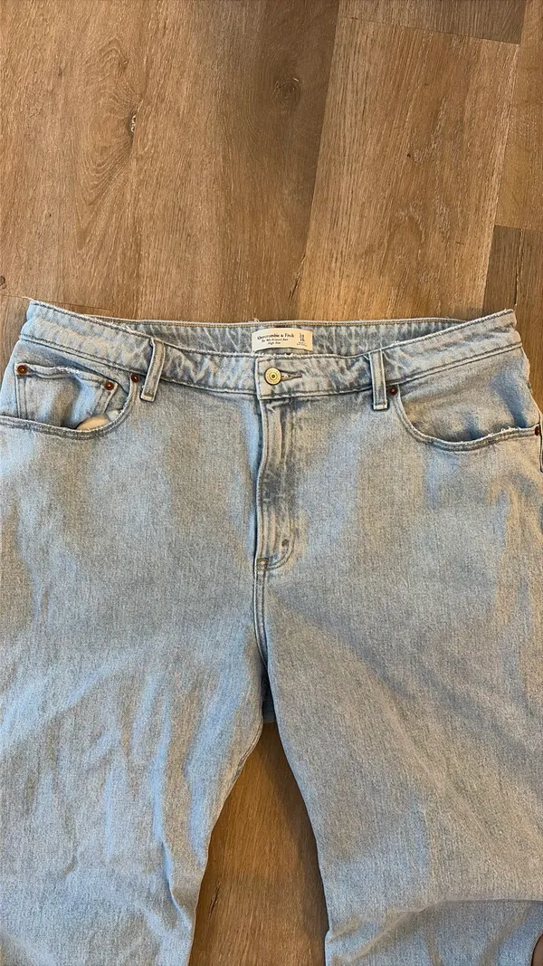 Abercrombie Curve Love Jeans - Image 2