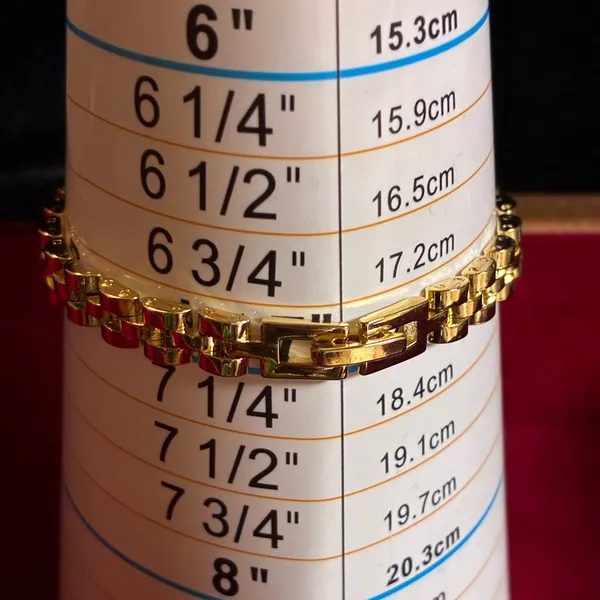 Ladies Gold tone Rolex style Bracelet 7” - Image 2
