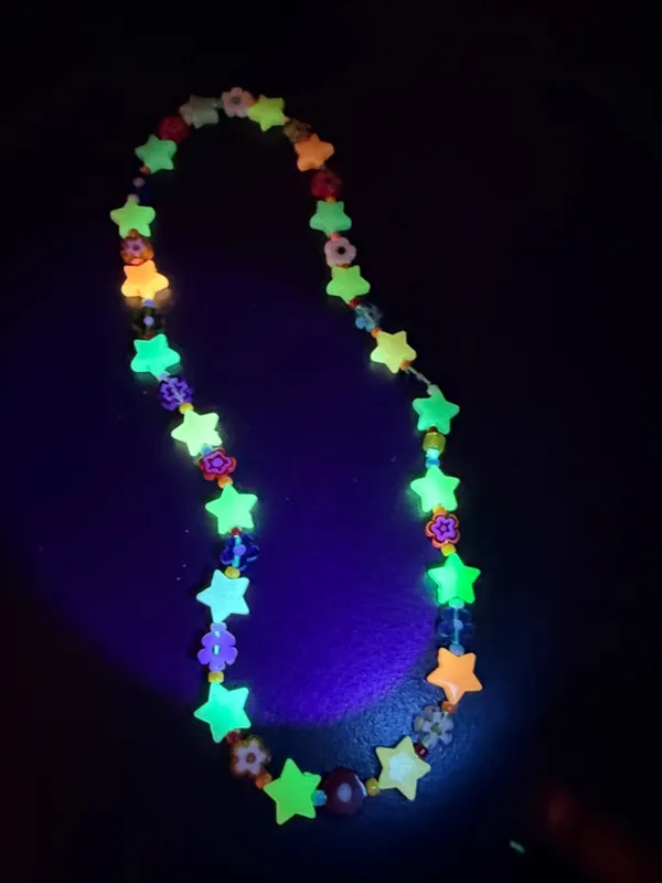 Colorful glow in the dark stars and flowers elastic chocker, OOAK, handmade - Image 7
