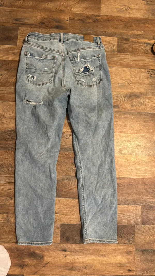 American Eagle Mom Jeans - Image 2
