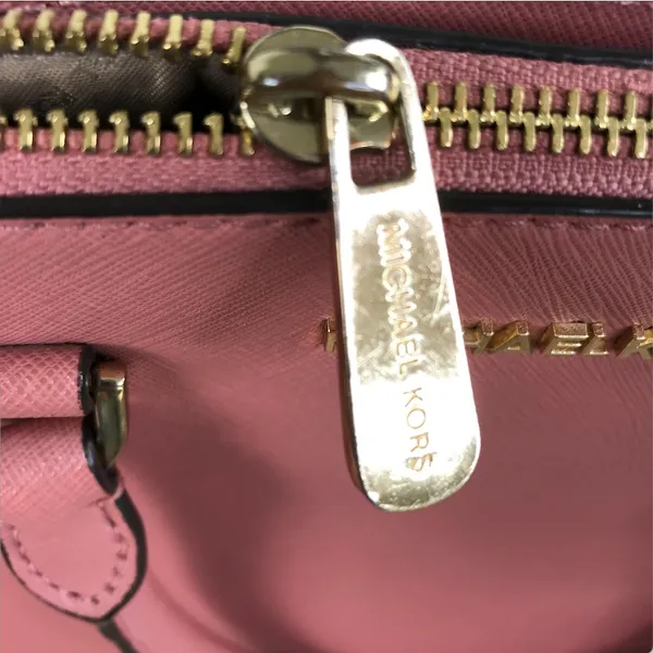 MICHAEL KORS Cindy Dome Satchel Saffiano Leather Bag Pink Classic Elegant Chic - Image 9