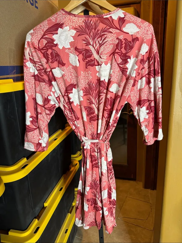 Flora Nikrooz Coral Floral Kimono Robe Loungewear Sleepwear Size Medium - Image 9