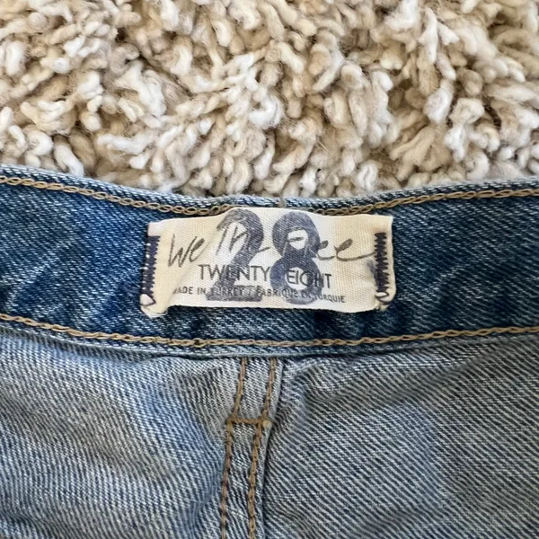 GUC Distressed Exposed Pockets Shorts - Image 6