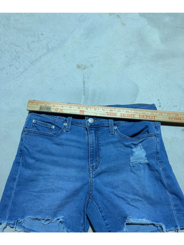 Levi’s mid length Blue Denim Women’s Shorts 29 - Image 2