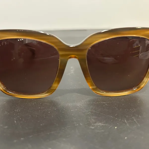 Diff Eyewear Tan Sunglasses - Image 3