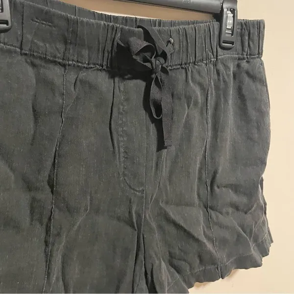 Aritzia Babaton Bastien Black Linen Shorts- Size Medium - Image 4