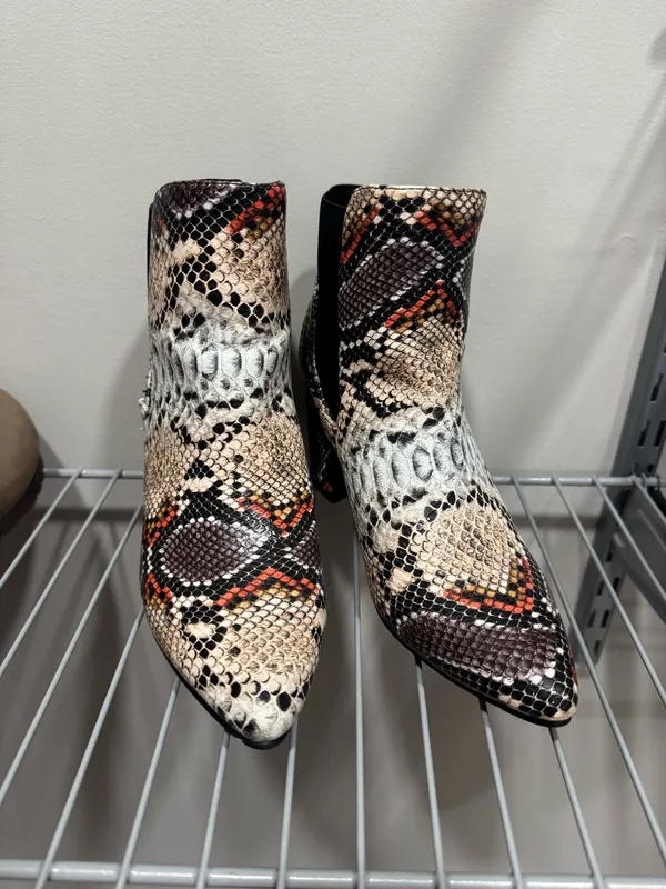 Boots snake skin Multiple Size 7 - Image 2