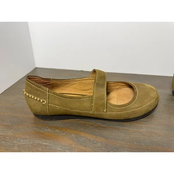 Nurture Women's Size 8 Olive Green Leather Mary Jane Comfort Flats - Image 4