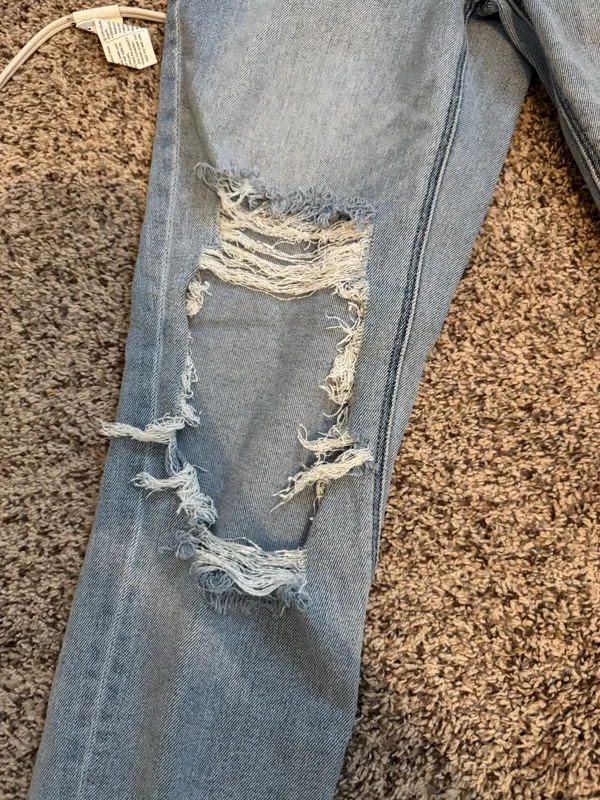 American Eagle Jeans - Image 3