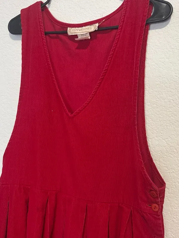 Vintage red corduroy vneck jumper with button detail Small - Image 3