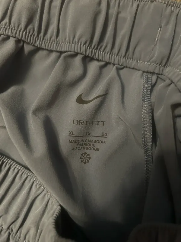 Navy blue Nike joggers never been worn size extra large - Image 2