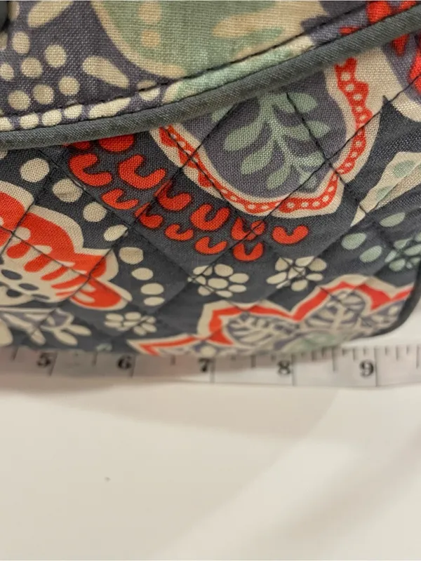 Vera Bradley Nomadic Floral Quilted Crossbody Bag Retired Pattern Zipper Purse - Image 9