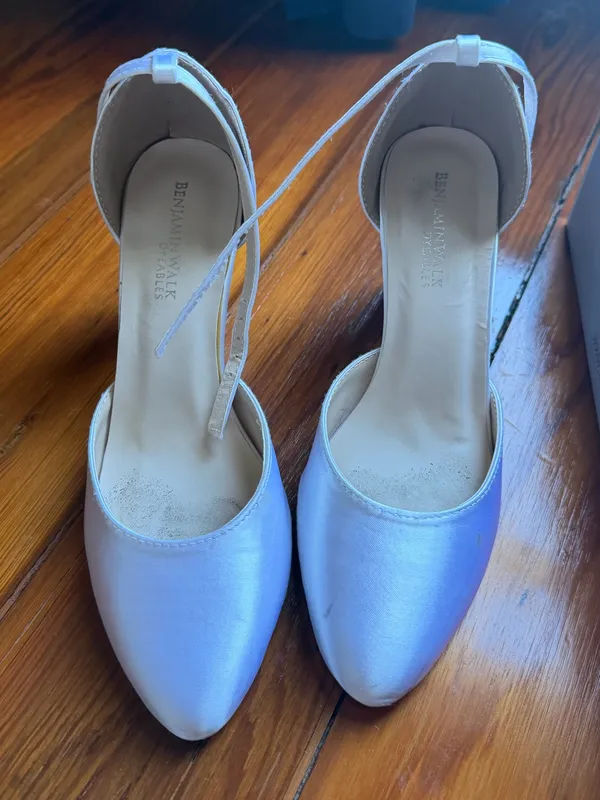 Benjamin Walk Dyeables Amanda Style White Satin Block Heel Closed Toe Pumps - Image 4