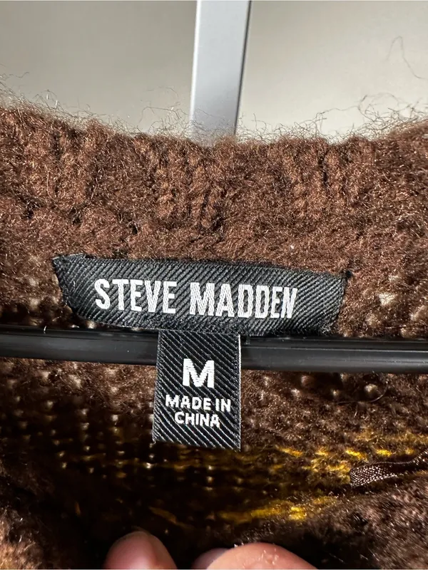 S326. Steve Madden Colorblock Fuzzy Chunky Knit Sweater size M - Image 2