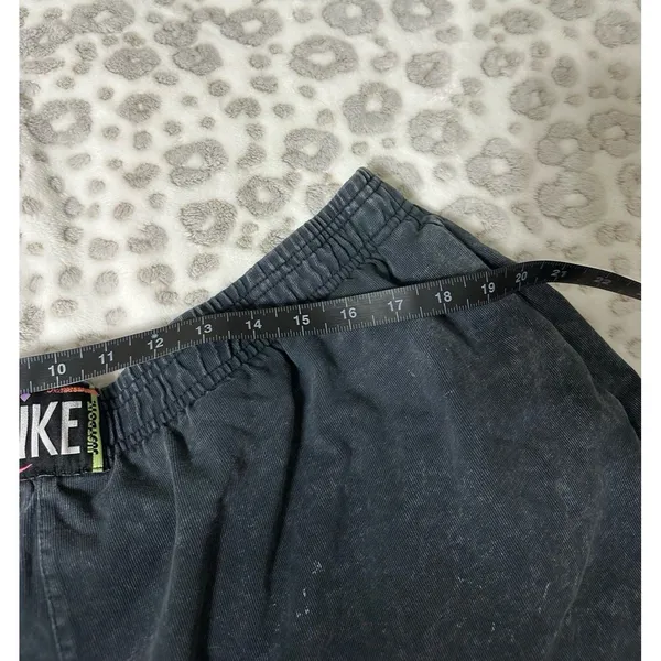 Nike grey shorts - Image 2