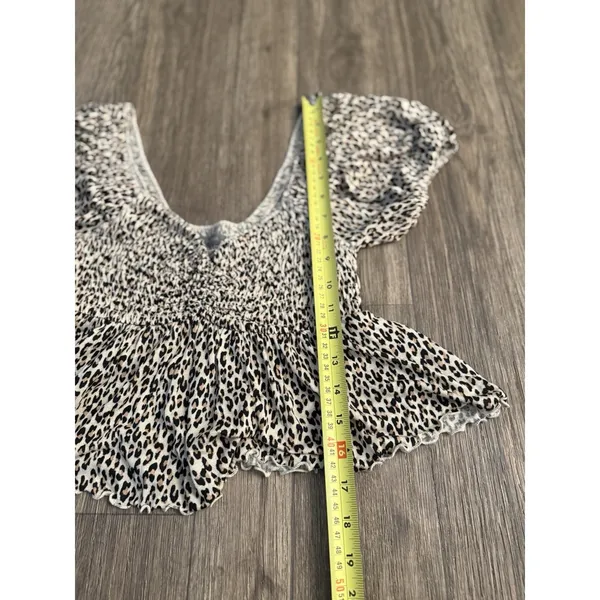 Urban‎ Outfitters Crop Top Women's M Angelo Animal Cheetah Print Smocked - Image 6