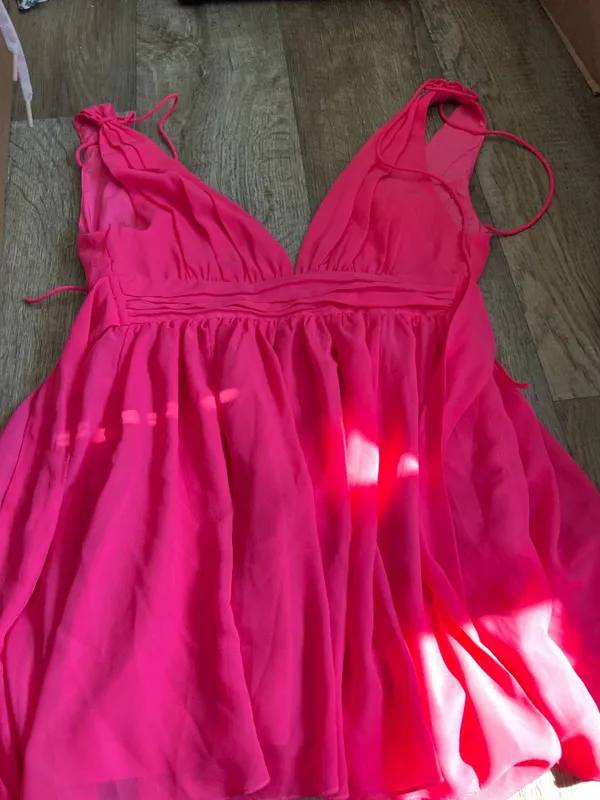 LUCY IN THE SKY Ysabel Chiffon Dress in Hot Pink Sz S Mini with back bow detail - Image 6