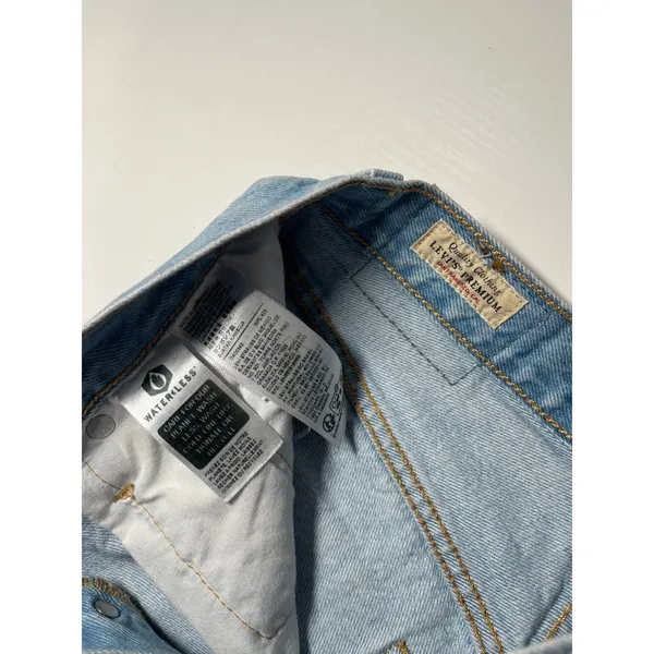 Levis Premium 501‎ Original Shorts Light Wash Distressed Cut Off W27 56327-0086 - Image 2