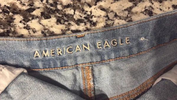 Midrise American Eagle shorts - Image 2
